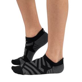 On Performance Low Sock S - Black/Shadow Clothing On Running