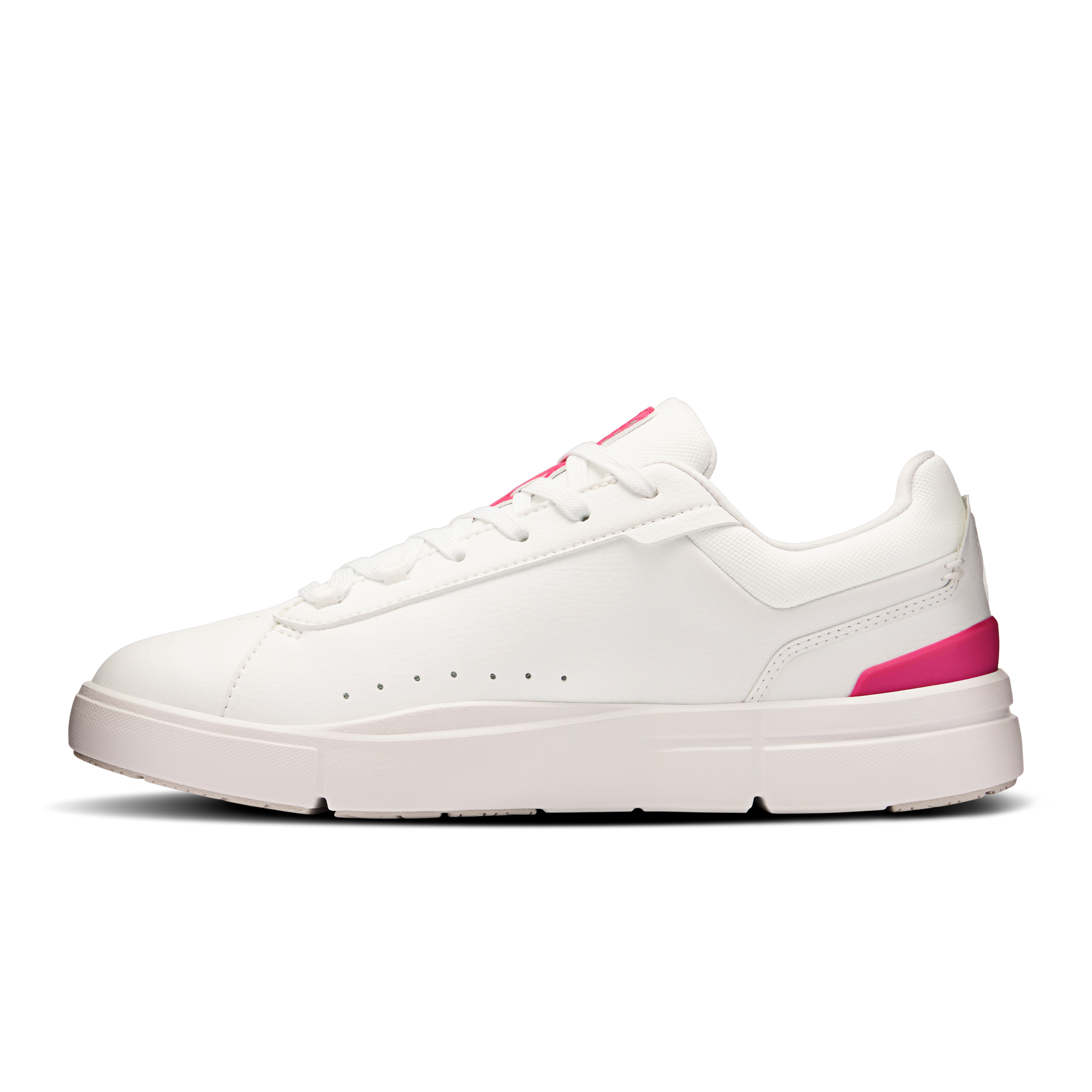 On The Roger Advantage Tennis Shoes Women - White