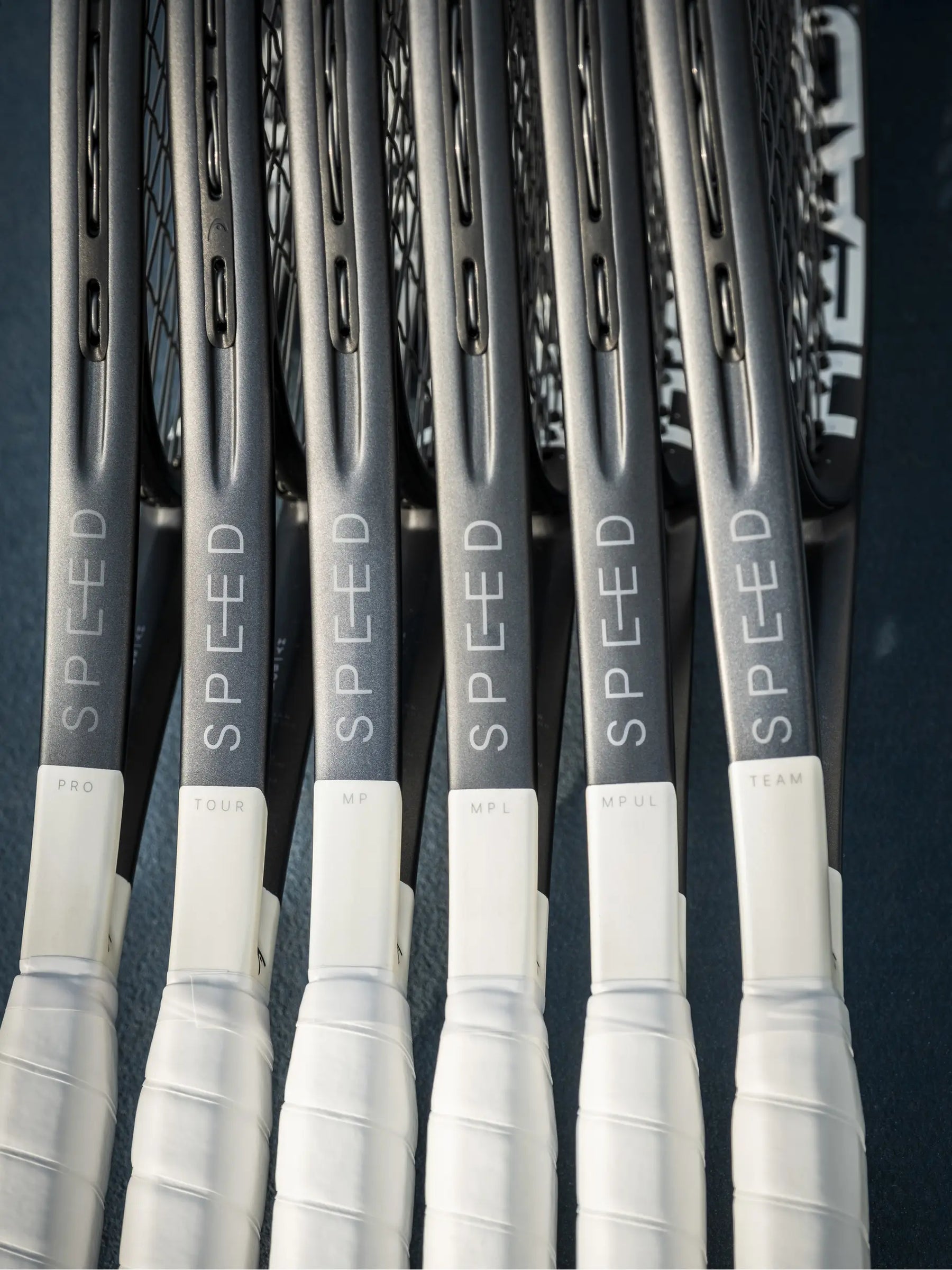 Demo Head Speed MP L 2026 Tennis Racquet Strung - Black/White Demo Tennis Head