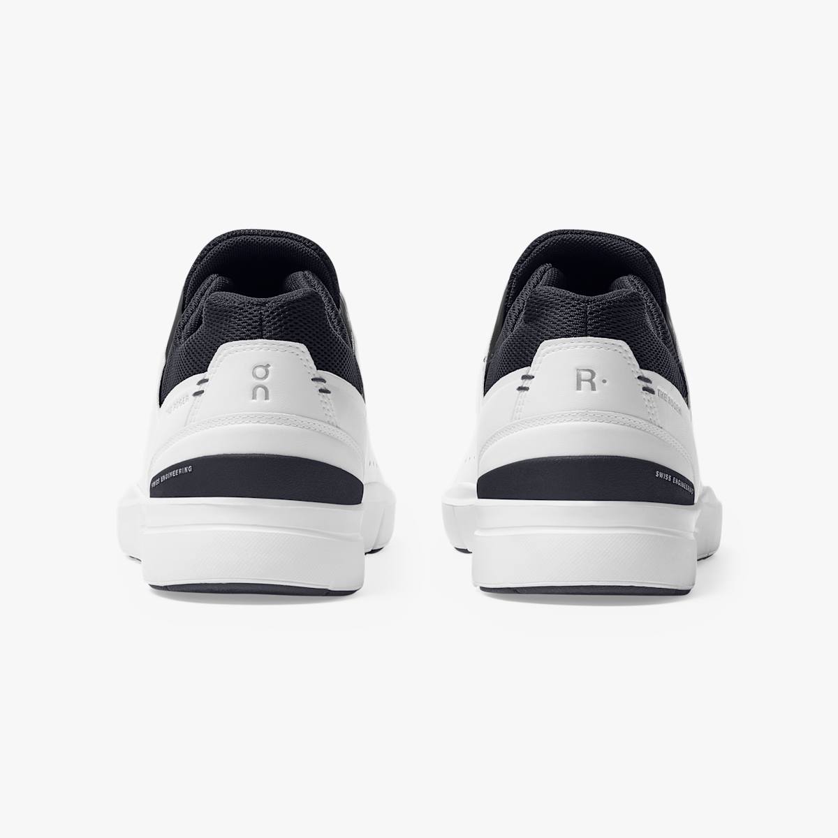 On Running The Roger Advantage Tennis Shoe Men - White/Midnight Running Shoes On Running