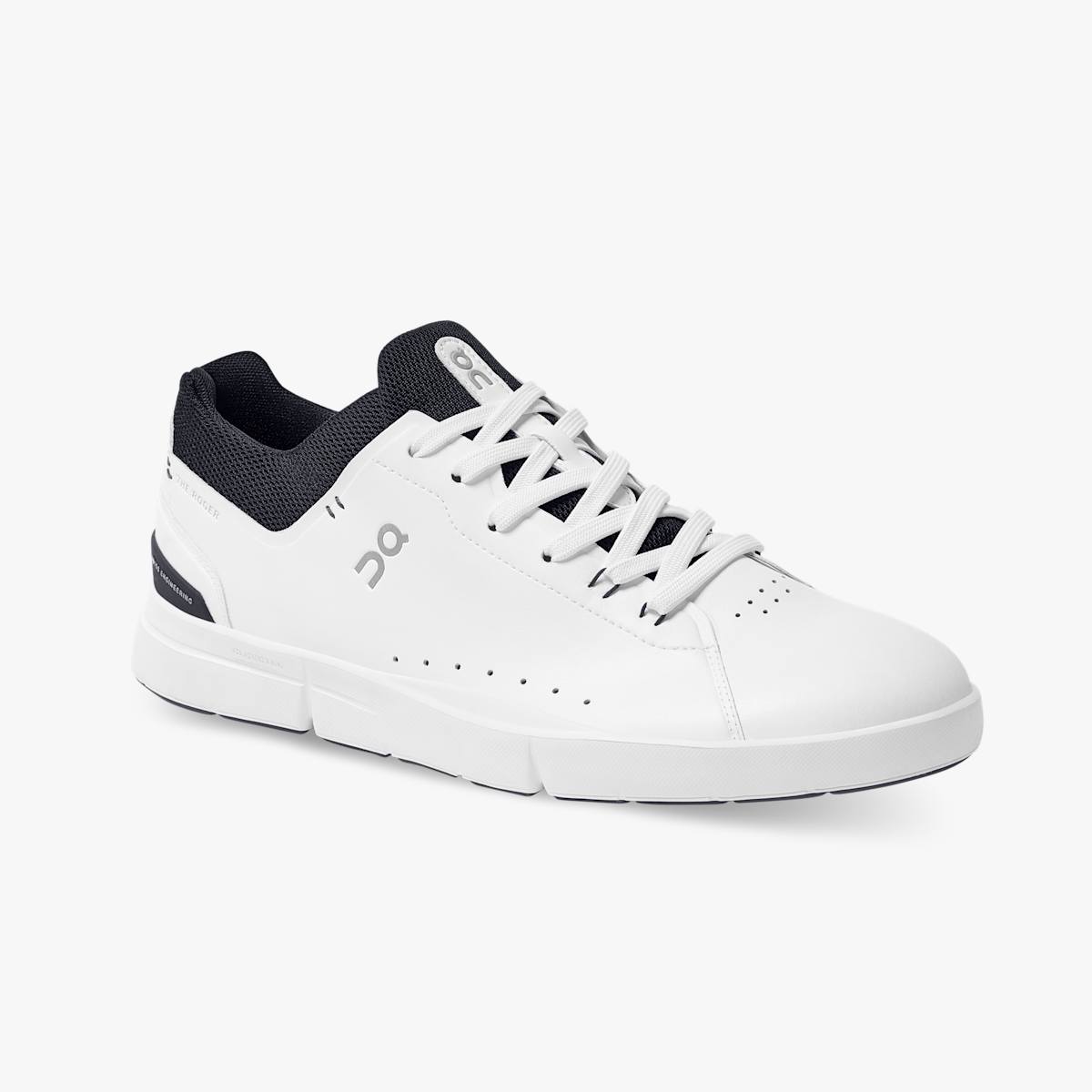 On Running The Roger Advantage Tennis Shoe Men - White/Midnight Running Shoes On Running